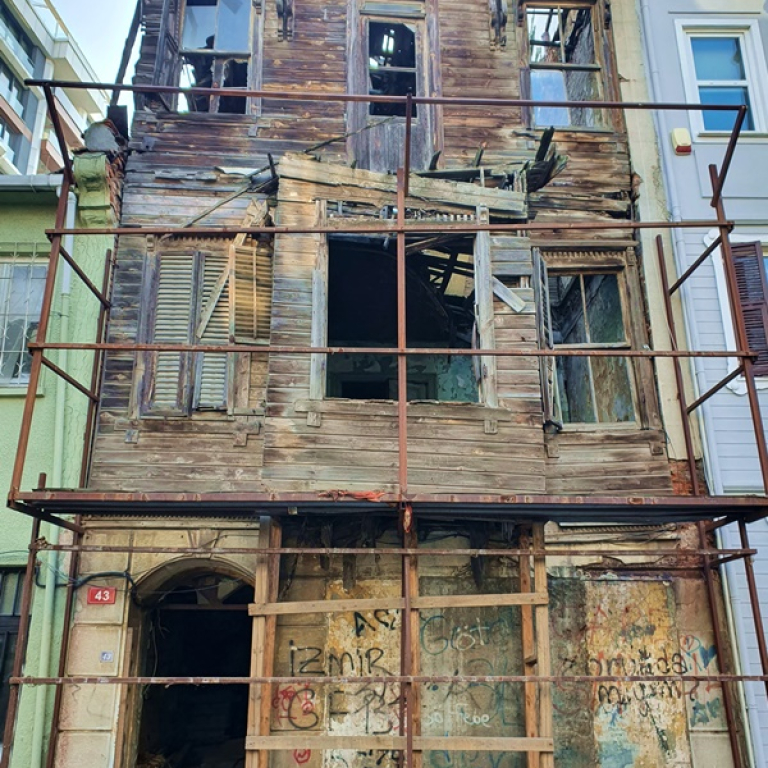 86e019cadb4c44068b0e69dbed2d8127